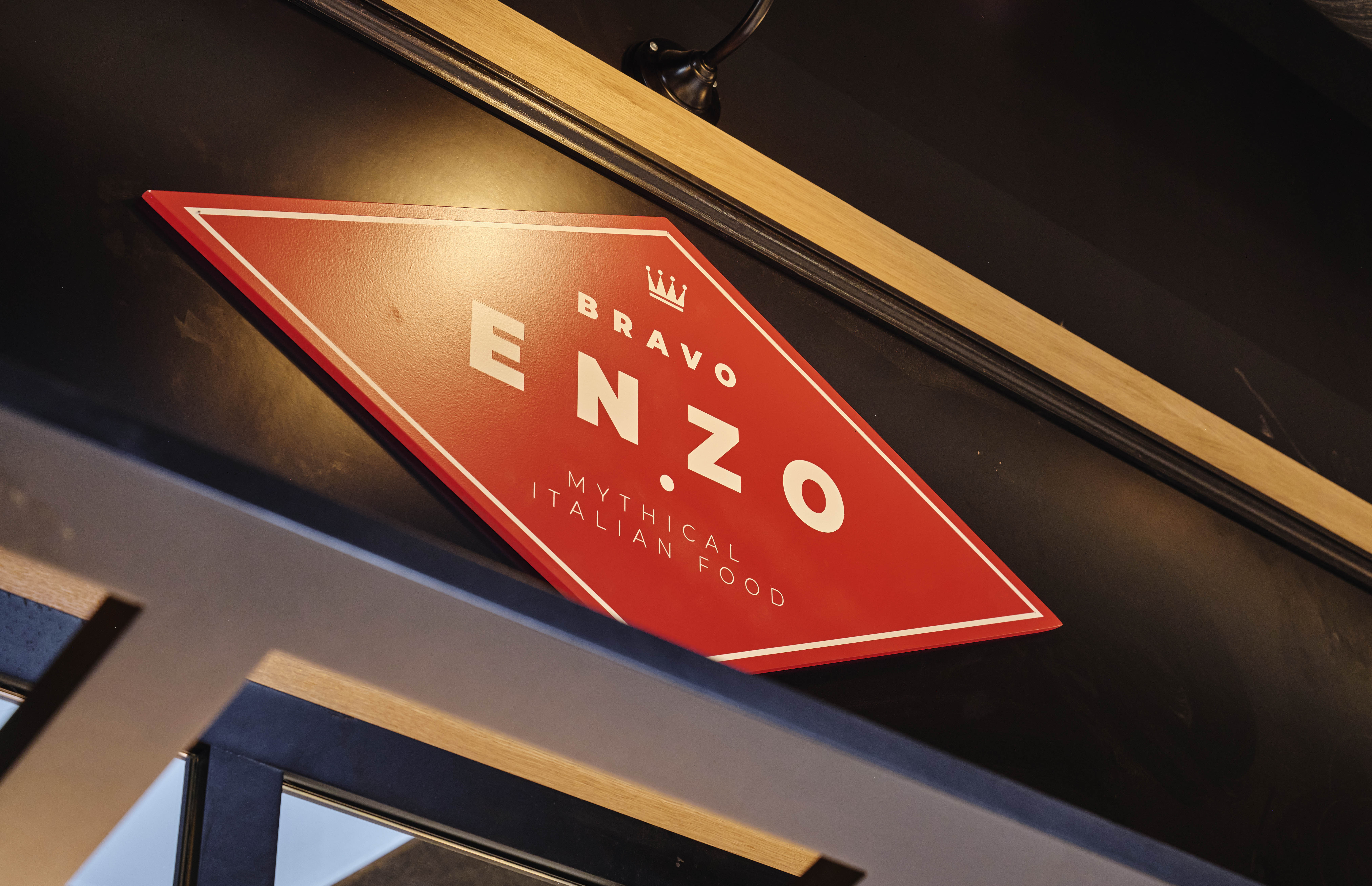 enseigne bravo Enzo 883 foodcourt